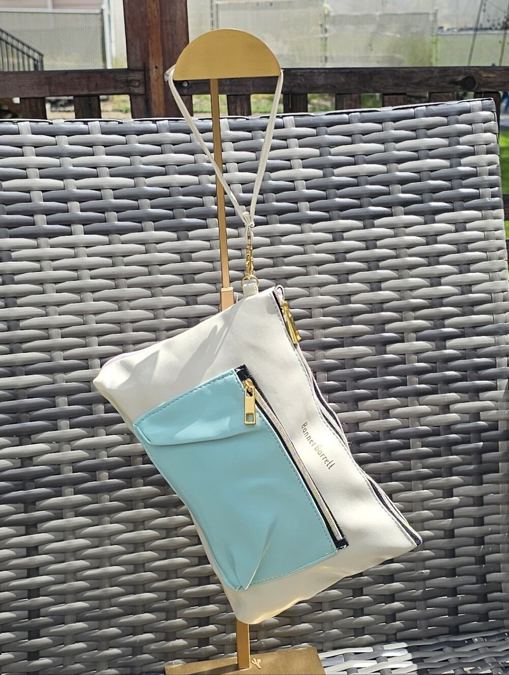 🔥JAPANESE EXCLUSIVE🔥 Banner Barrett Clutch-Style Bi-Color Pouch - Picture 9 of 13